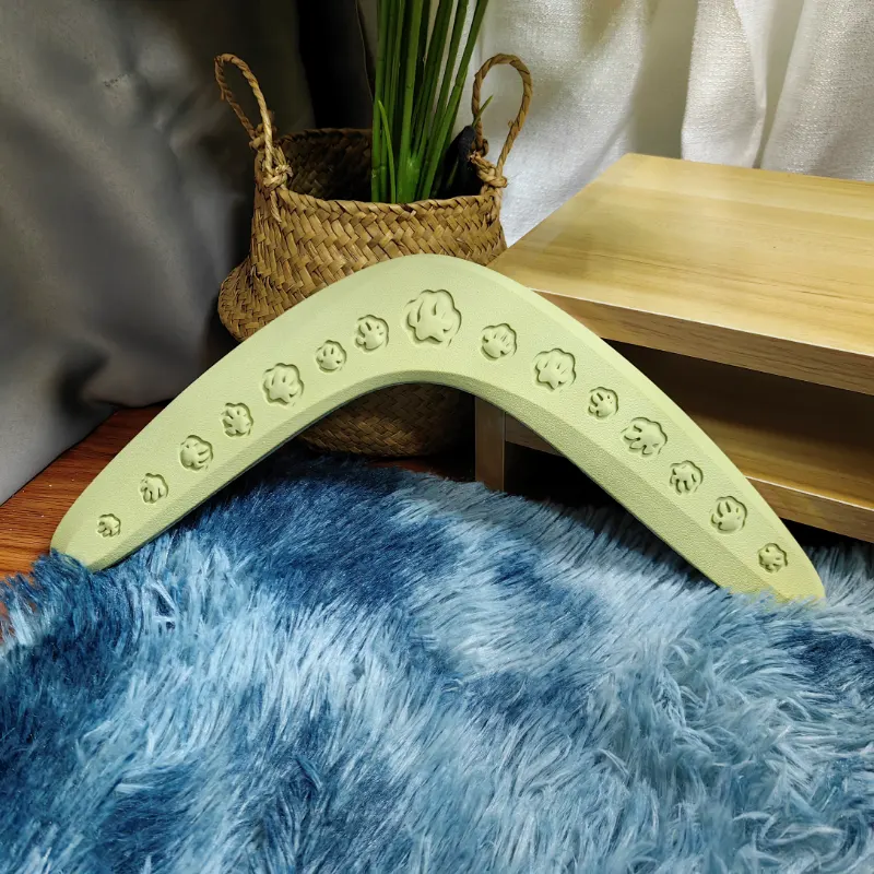Engagerende ETPU Boomerang Chew Toy